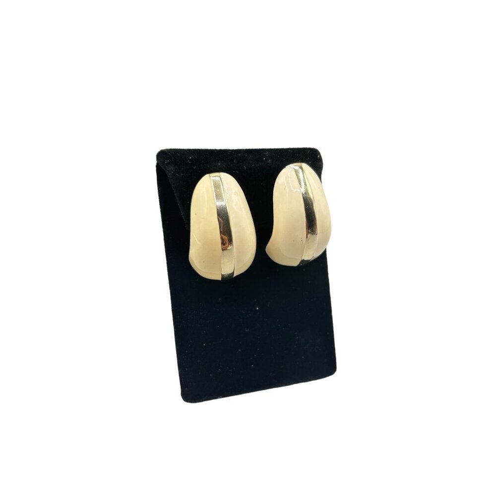 Big Chunky 80s 90s Clip On Earrings Beige Enamel Gold Tone Domed Shrimp Design